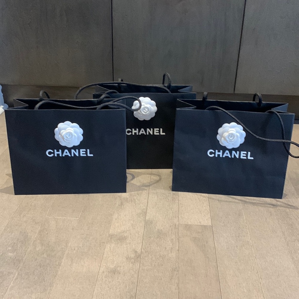 Authentic CHANEL Shopping Bags Set of 3 with Camellia | Large Boutique Gift Bags - Picture 2 of 9